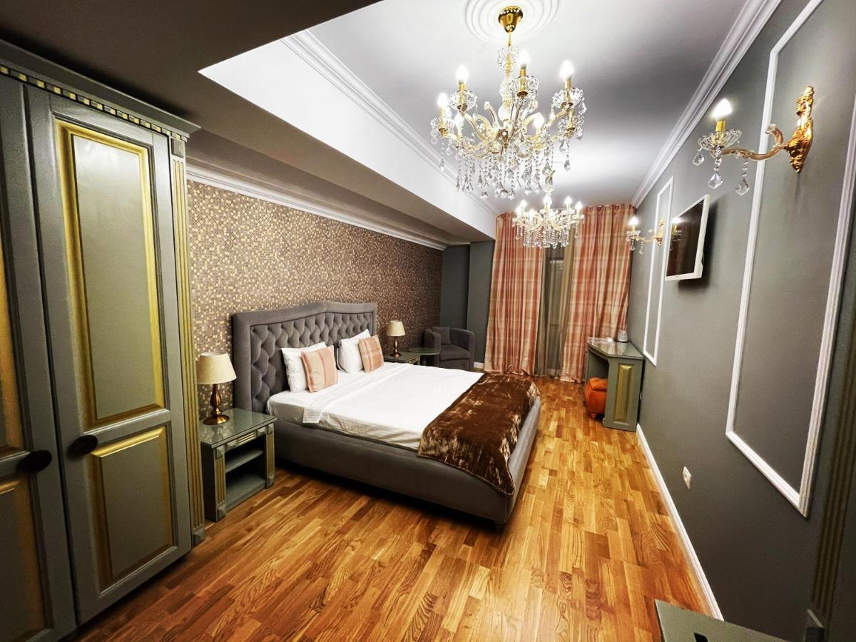 Hotel Goya Collection Târgu Jiu Esterno foto