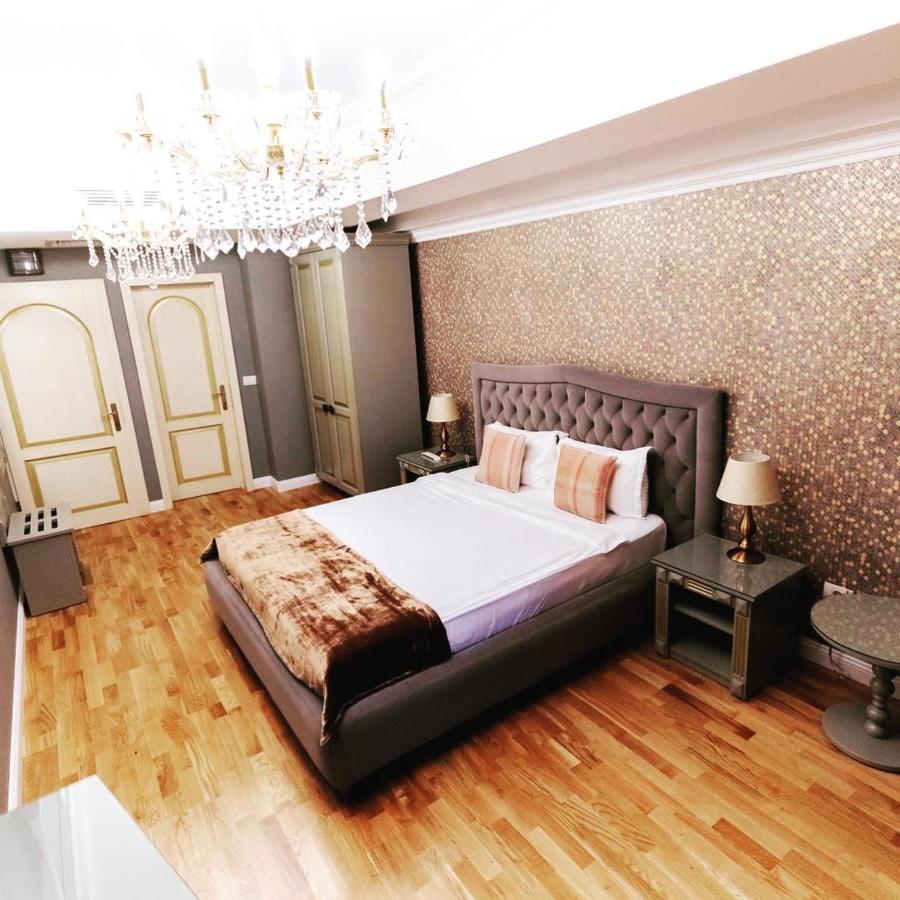Hotel Goya Collection Târgu Jiu Esterno foto