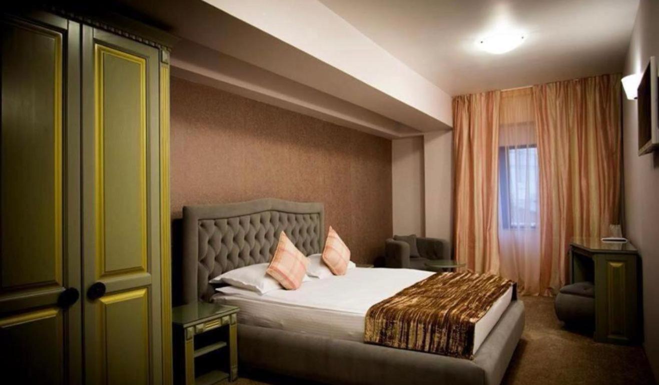 Hotel Goya Collection Târgu Jiu Esterno foto