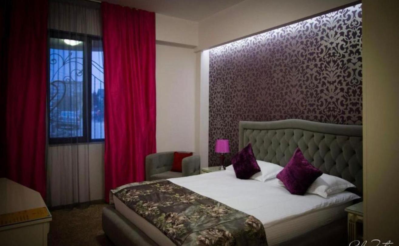 Hotel Goya Collection Târgu Jiu Esterno foto