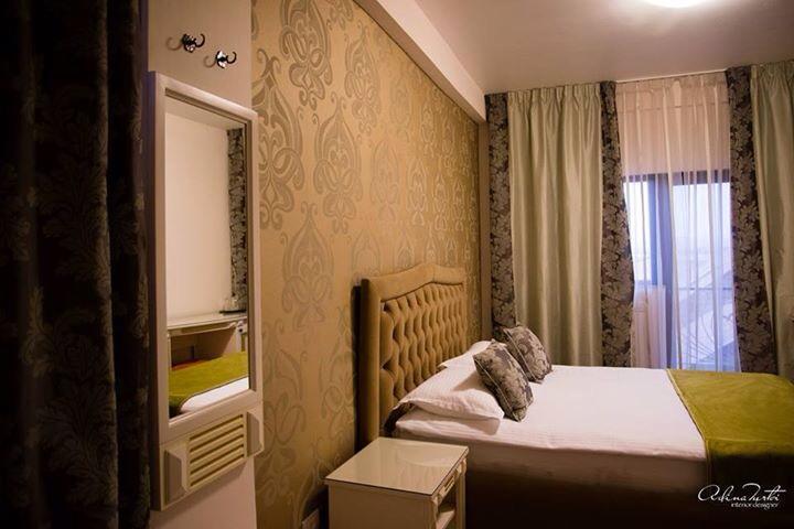 Hotel Goya Collection Târgu Jiu Esterno foto