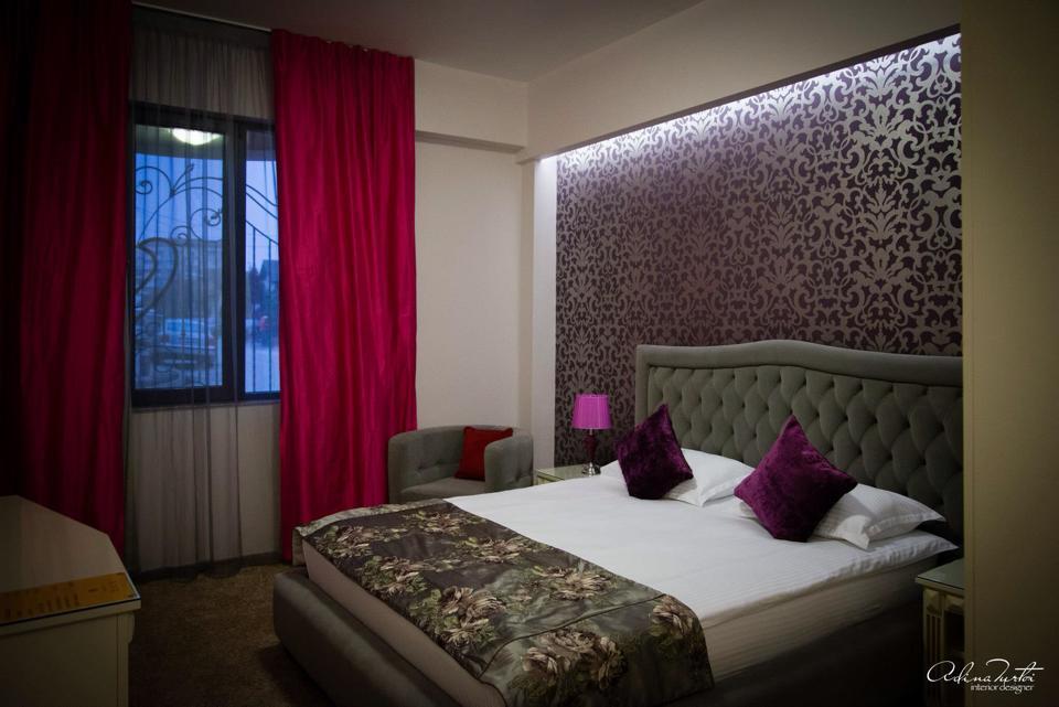 Hotel Goya Collection Târgu Jiu Esterno foto