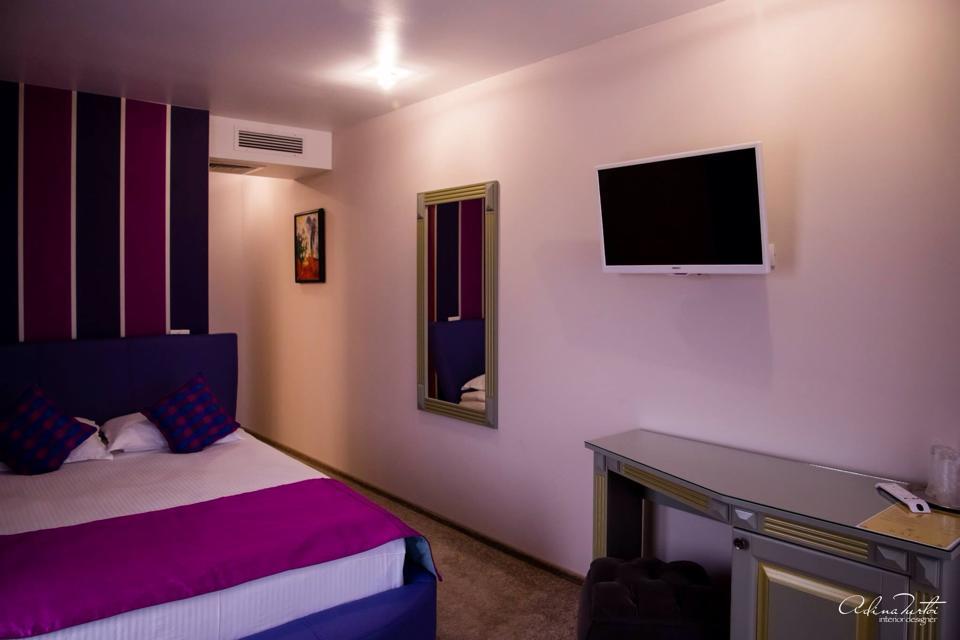 Hotel Goya Collection Târgu Jiu Esterno foto