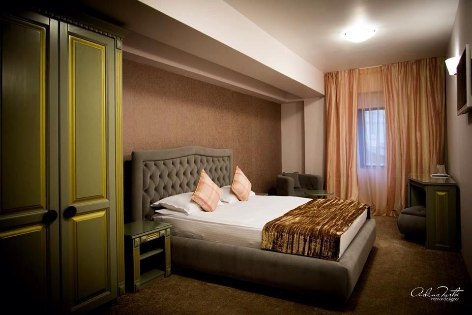 Hotel Goya Collection Târgu Jiu Esterno foto