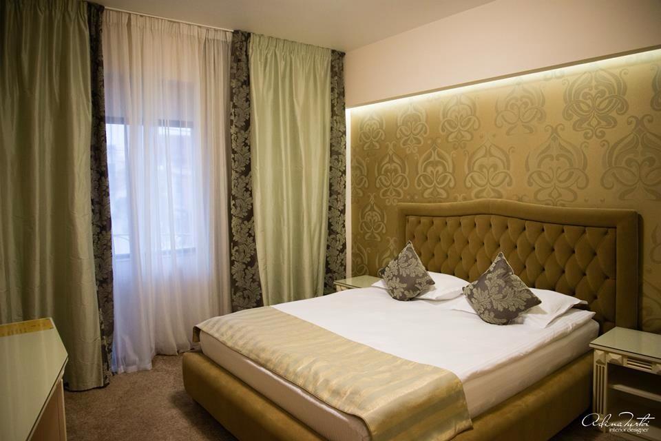 Hotel Goya Collection Târgu Jiu Esterno foto