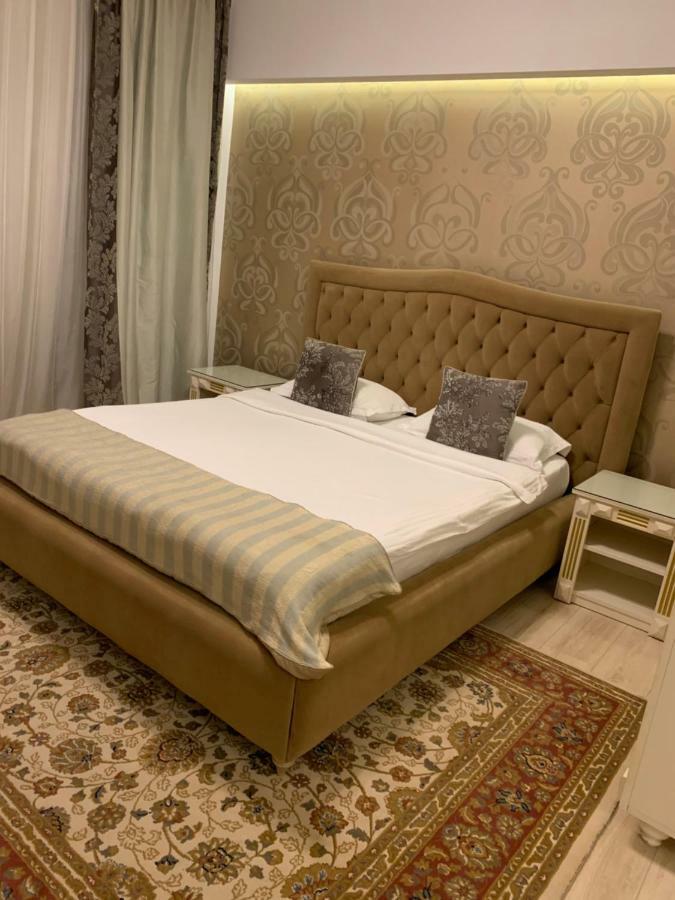 Hotel Goya Collection Târgu Jiu Esterno foto